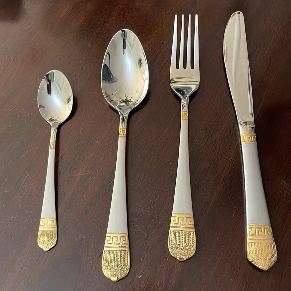 Herman Miller silverware. 12 place settings.